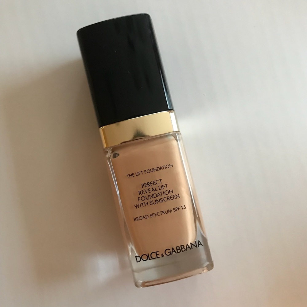 Dolce & Gabbana the lift foundation.